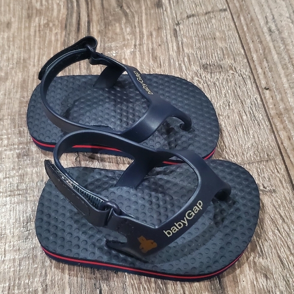 Baby GAP Flip Flops Size 0-3M Baby Navy Flip Flops - Picture 3 of 9